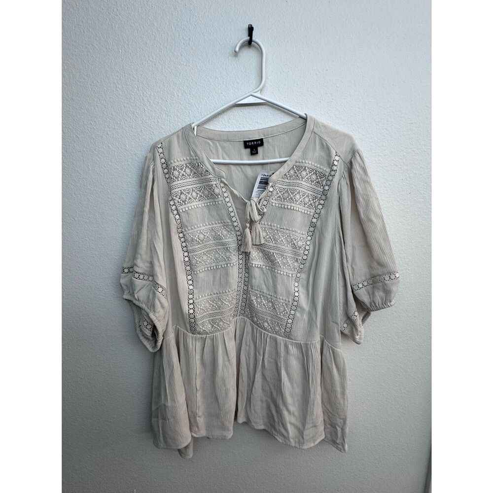 NWT torrid Cream Lace-Trim Boho Crinkle Gauze Peplum Blouse - Size 1 - Picture 7 of 13
